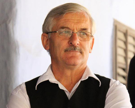 Nem bírálat, szakmai vélemény