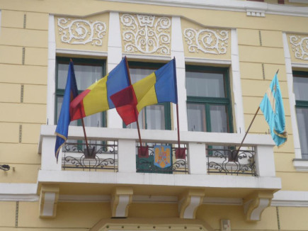 Zászlók a szélben…