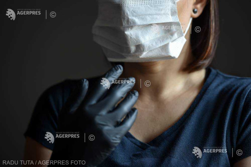 Kötelező szájmaszkot viselniük a bolti eladóknak!